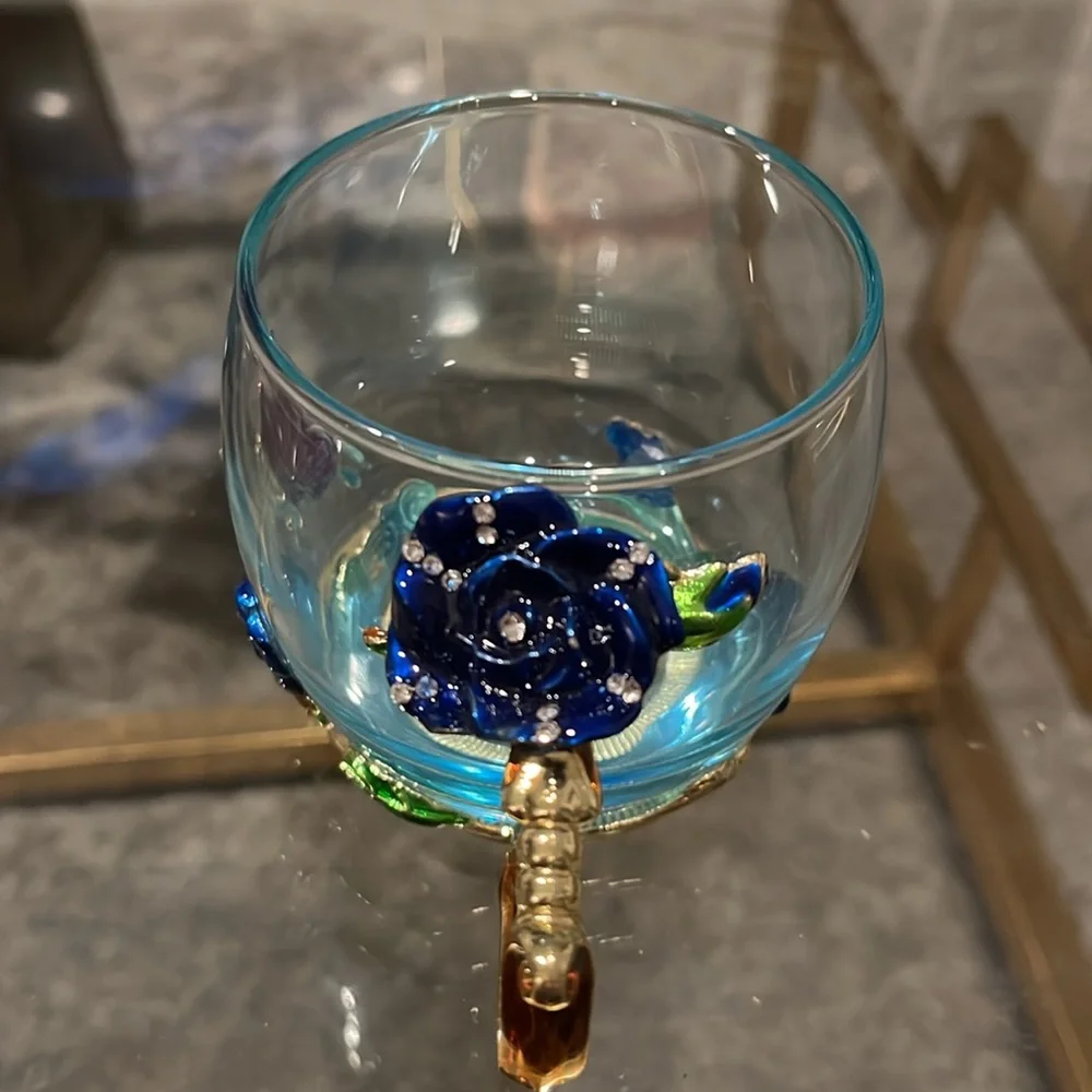 ARC butterfly floral cup.